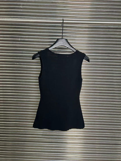 Trapeze neck vest