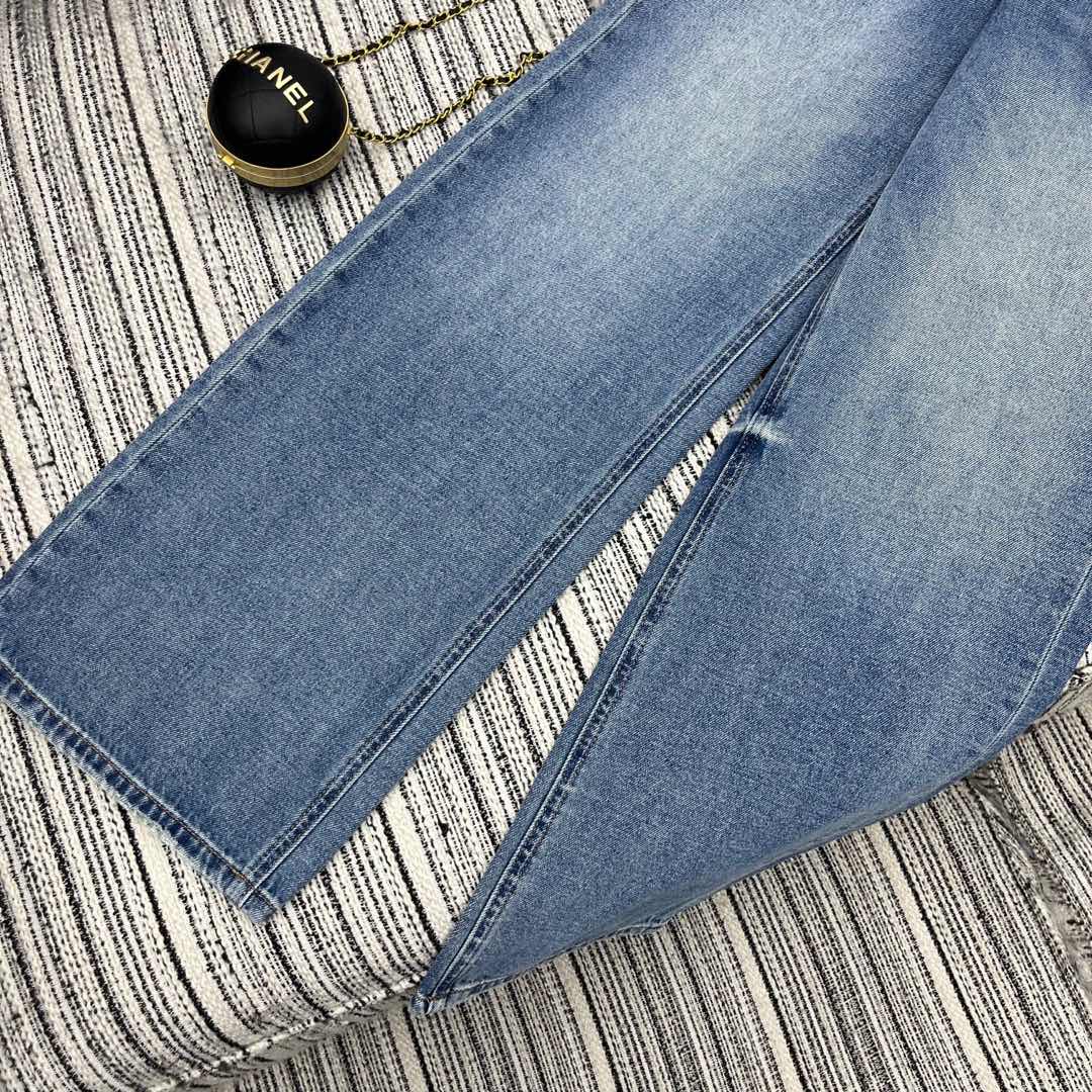 25 Early Spring Pocket Print Jeans