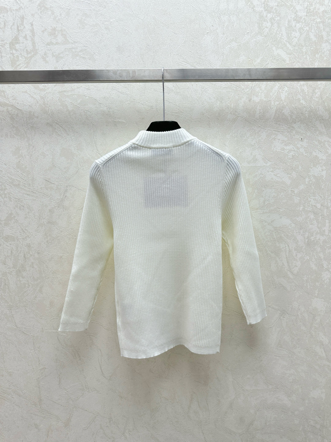 2025 New knitted round neck long sleeve top