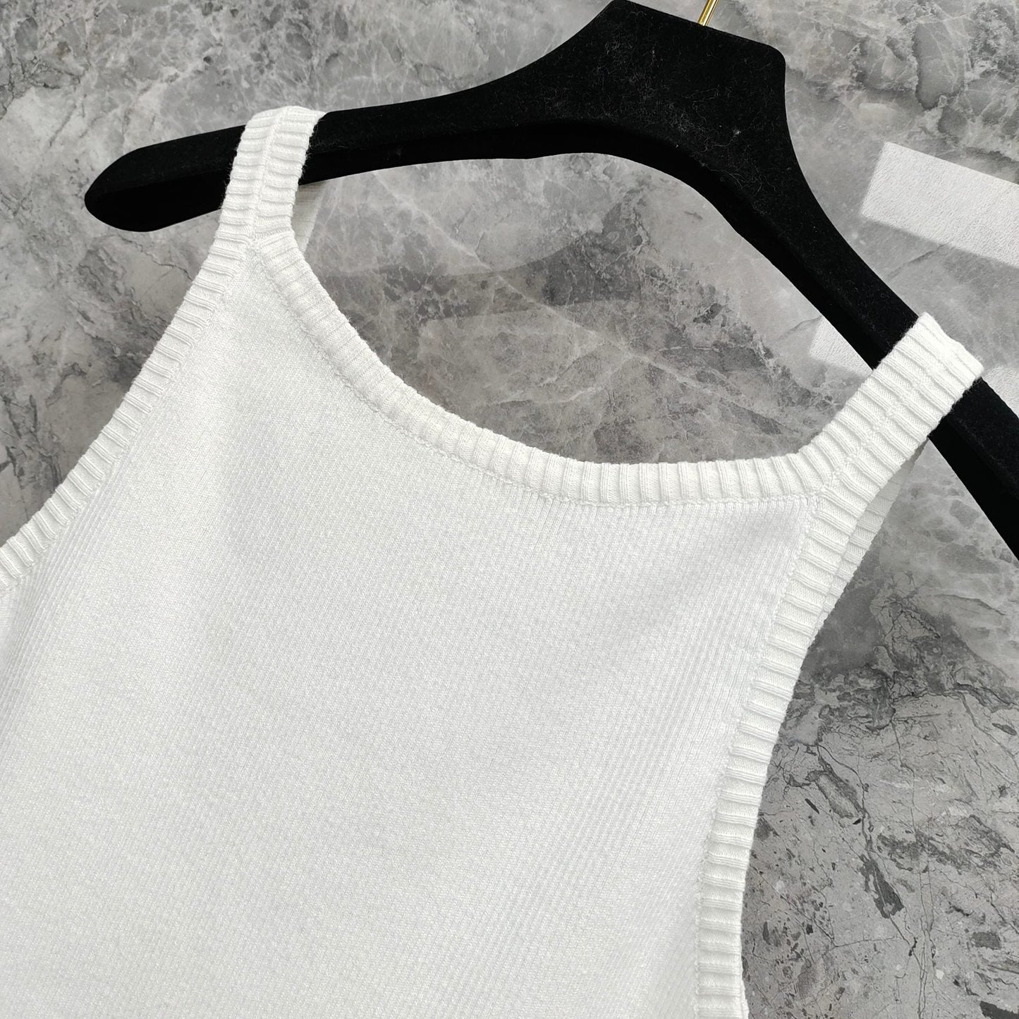 25 Cotton Round Neck Vest