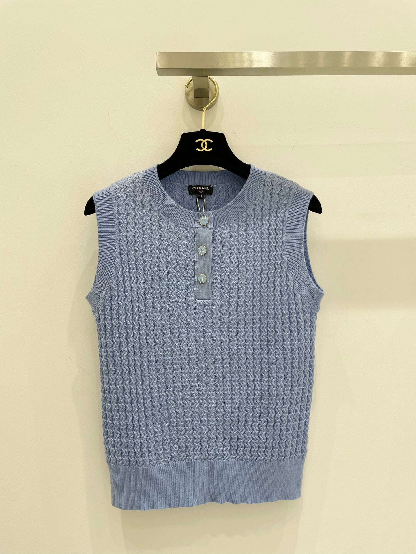 25 New V-neck knitted vest