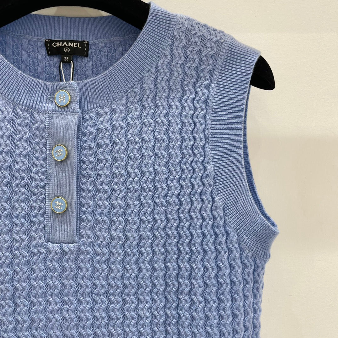 25 New V-neck knitted vest