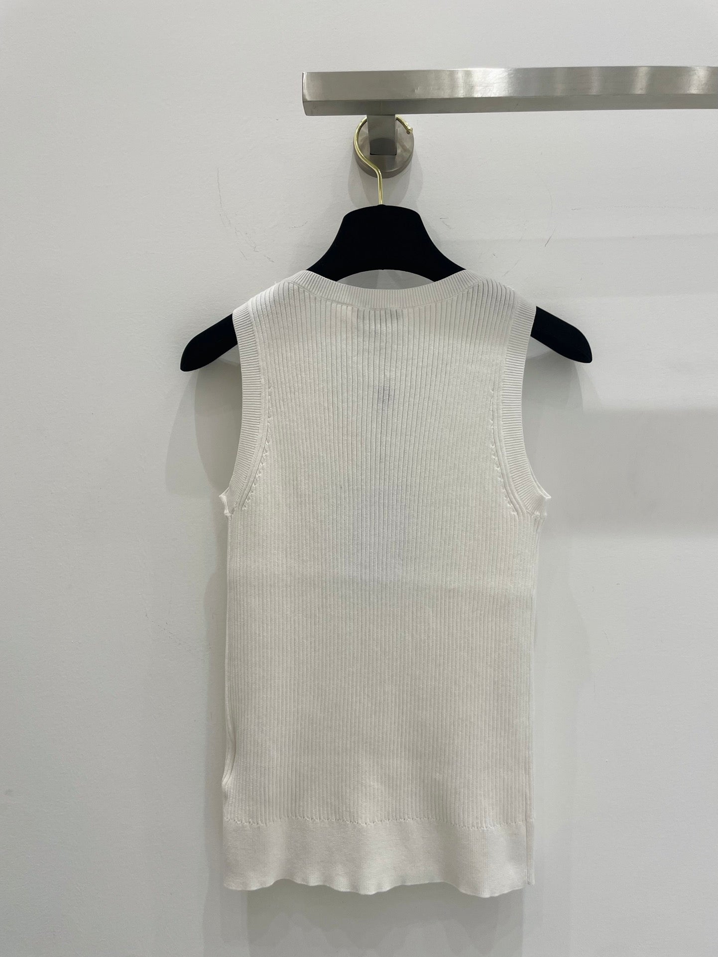 25 New V-neck knitted vest