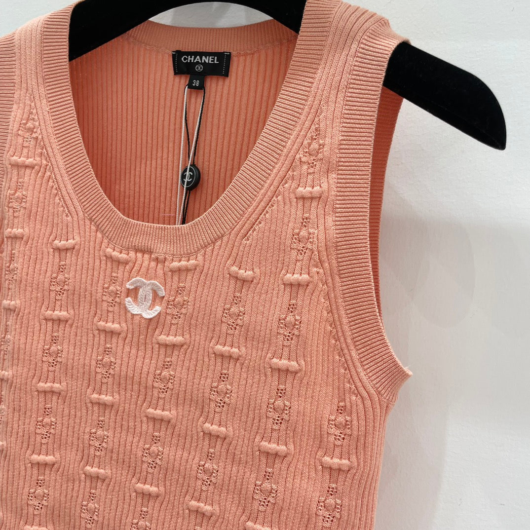 25 New V-neck knitted vest