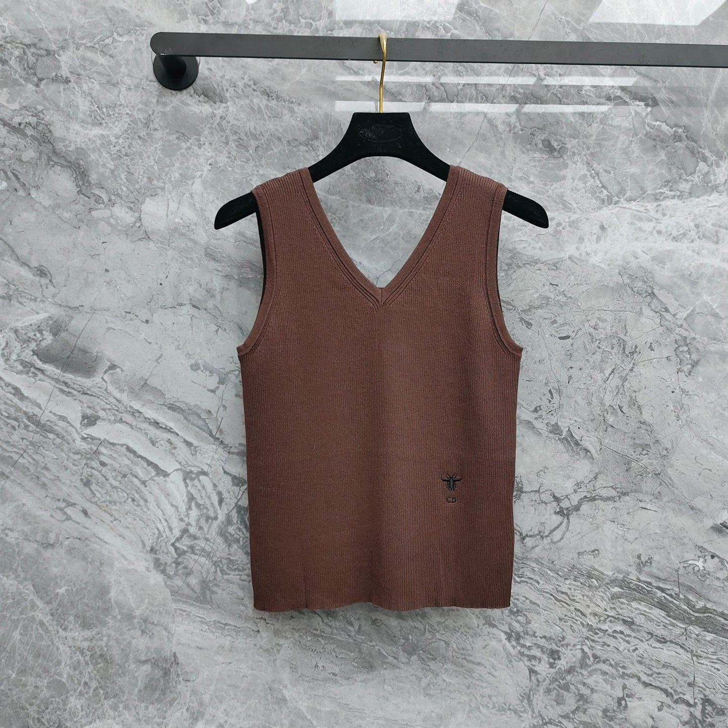 25 Cotton V-neck vest