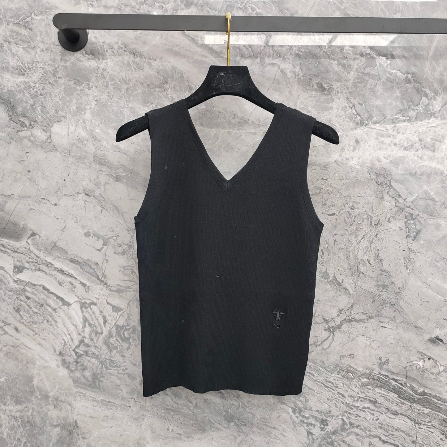 25 Cotton V-neck vest