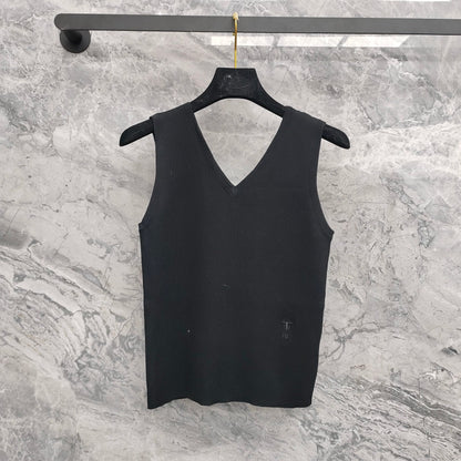 25 Cotton V-neck vest