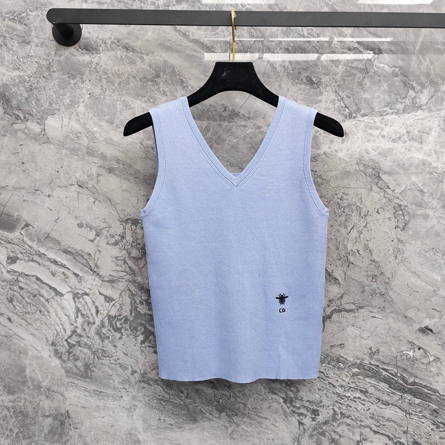 25 Cotton V-neck vest