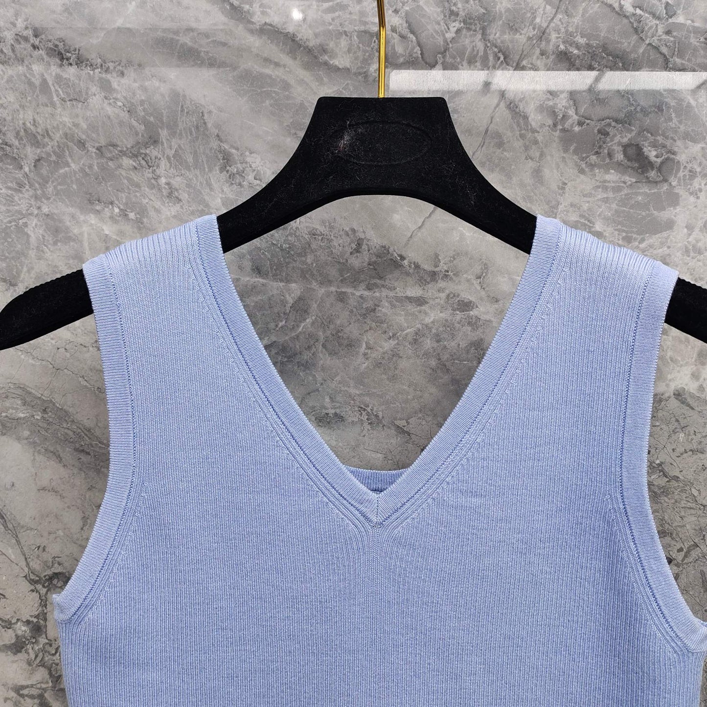 25 Cotton V-neck vest