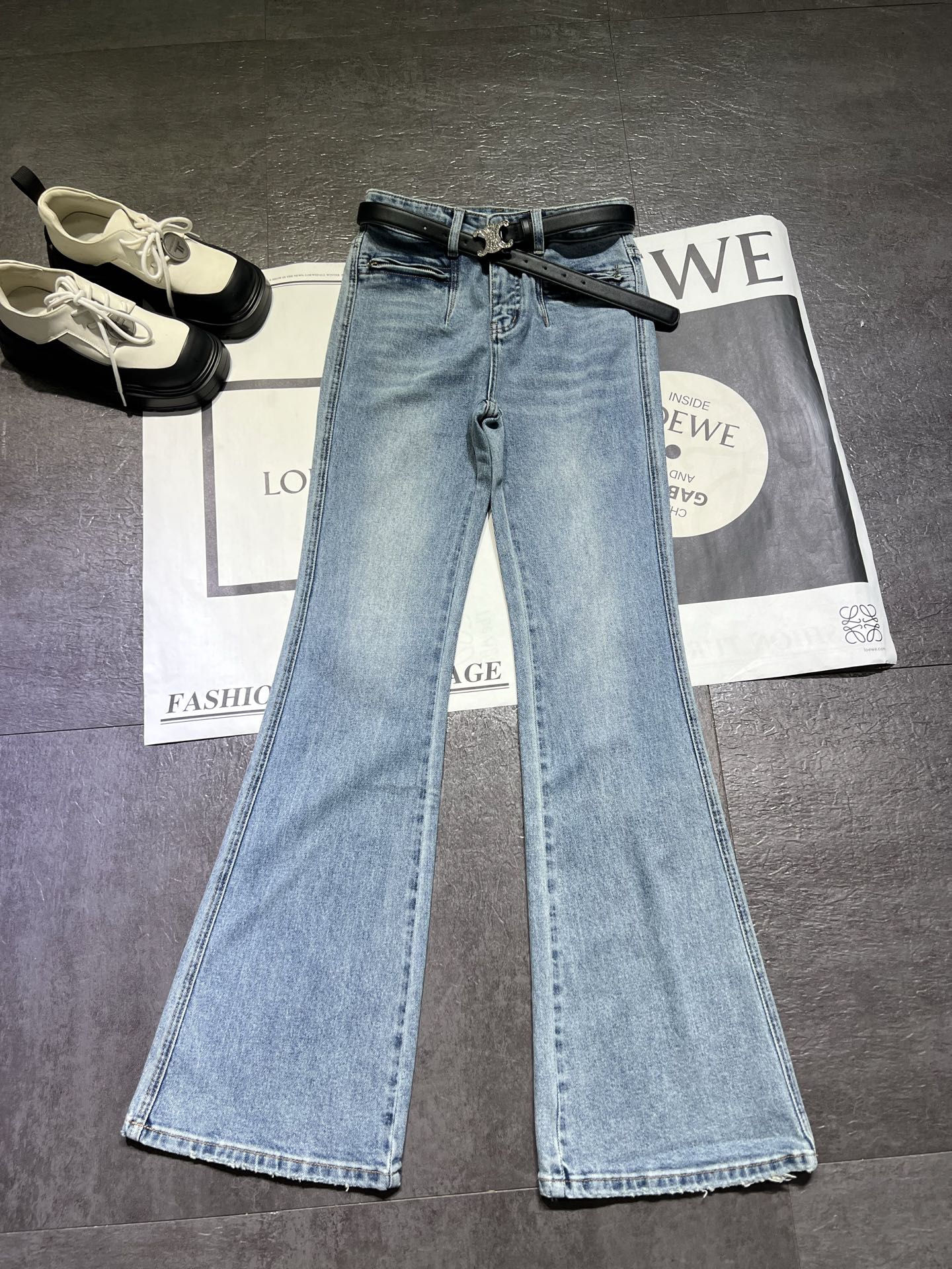 25 New Pinna Flared Jeans