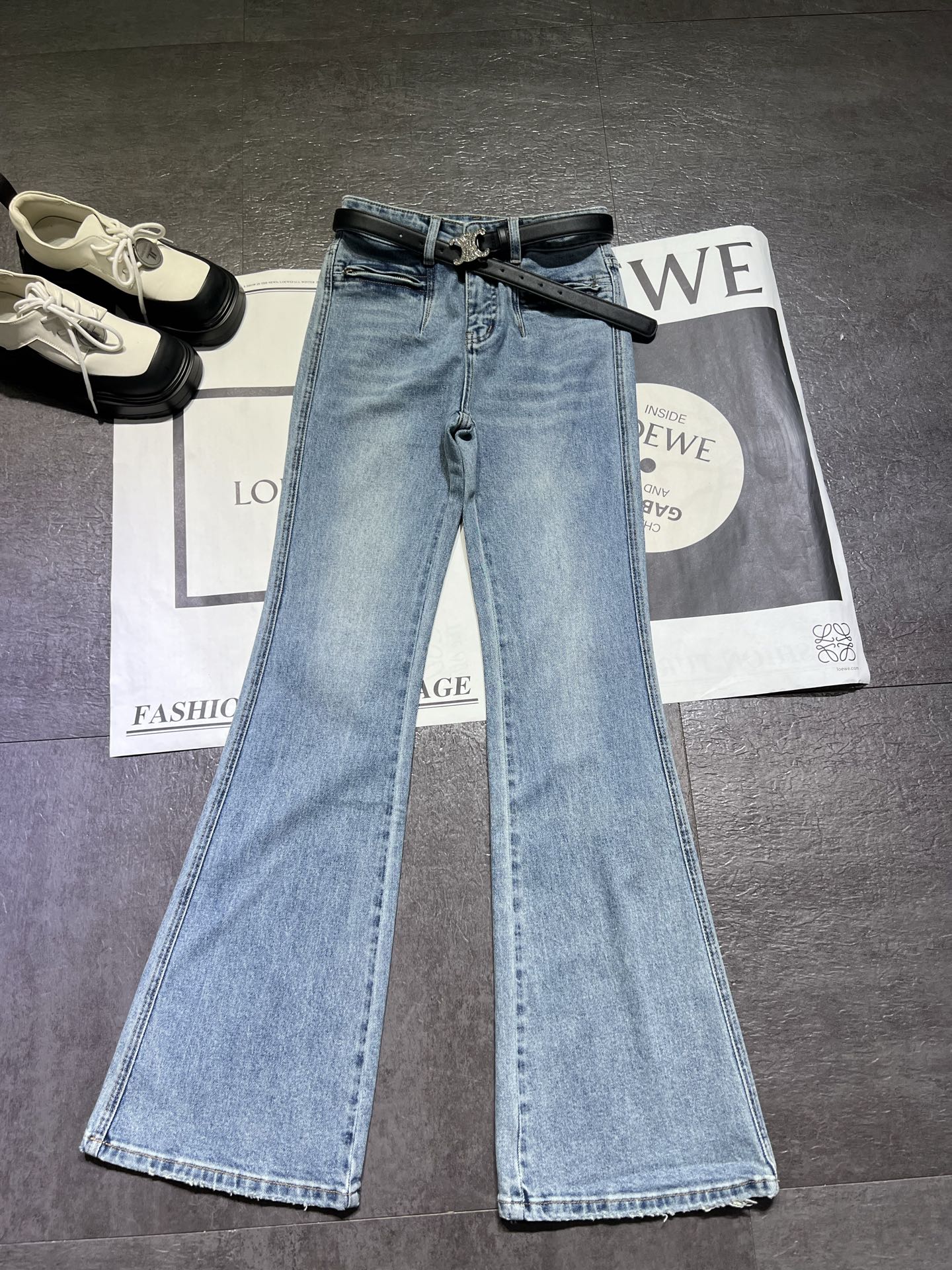 25 New Pinna Flared Jeans