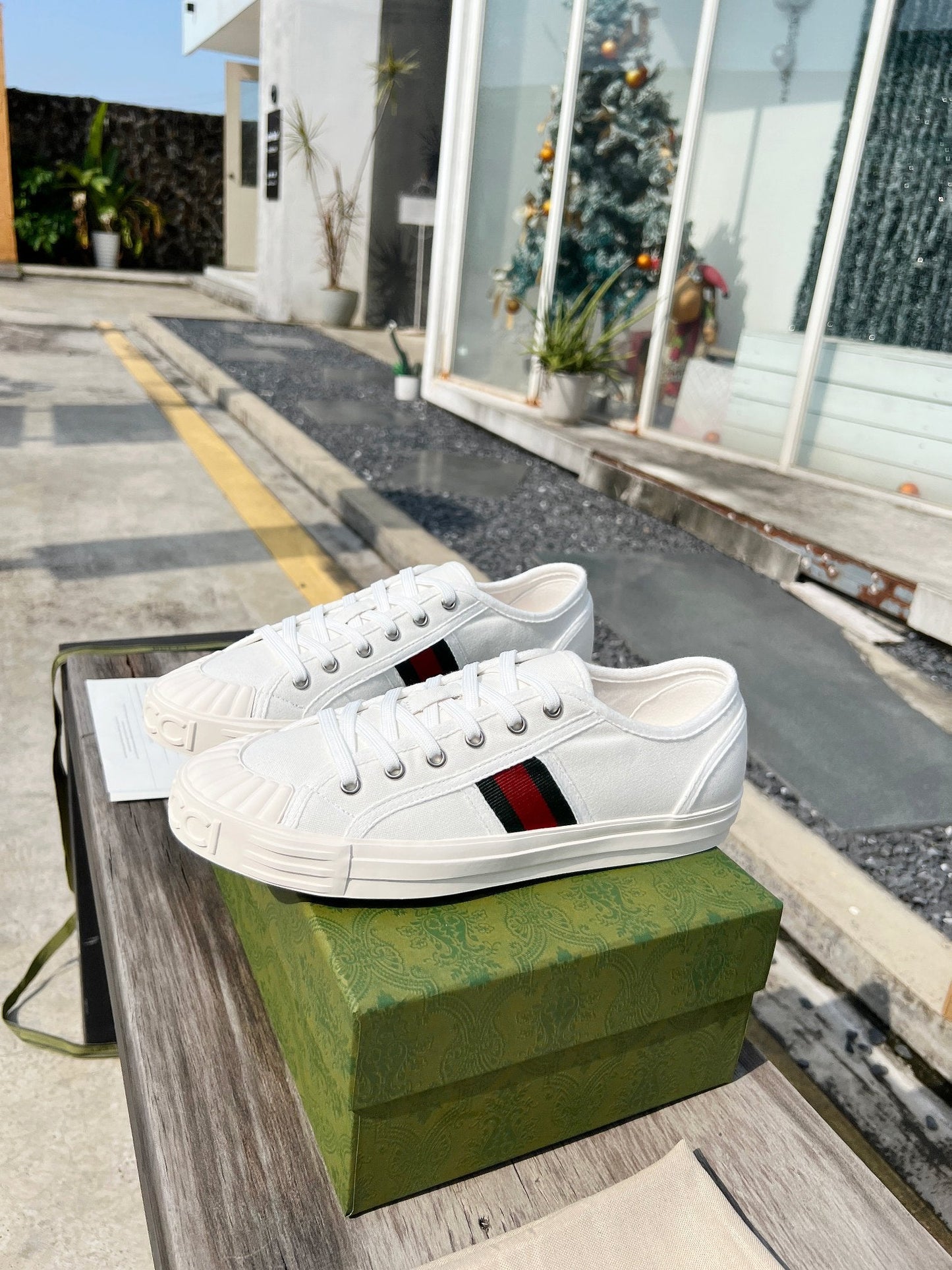 Men's Low Top Sneakers