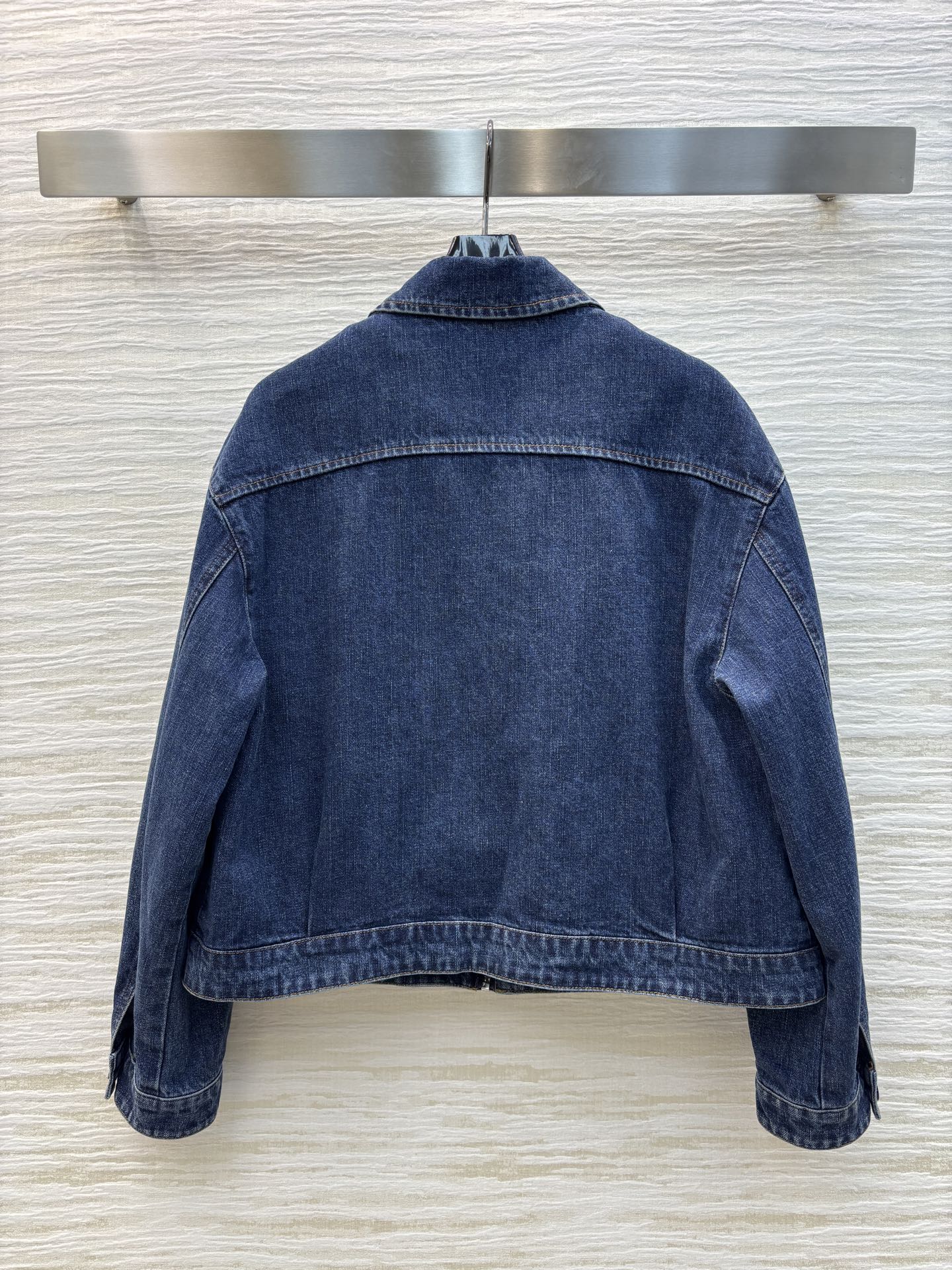 25 Spring and Summer New Fashionable Washed Blue Denim Jacket