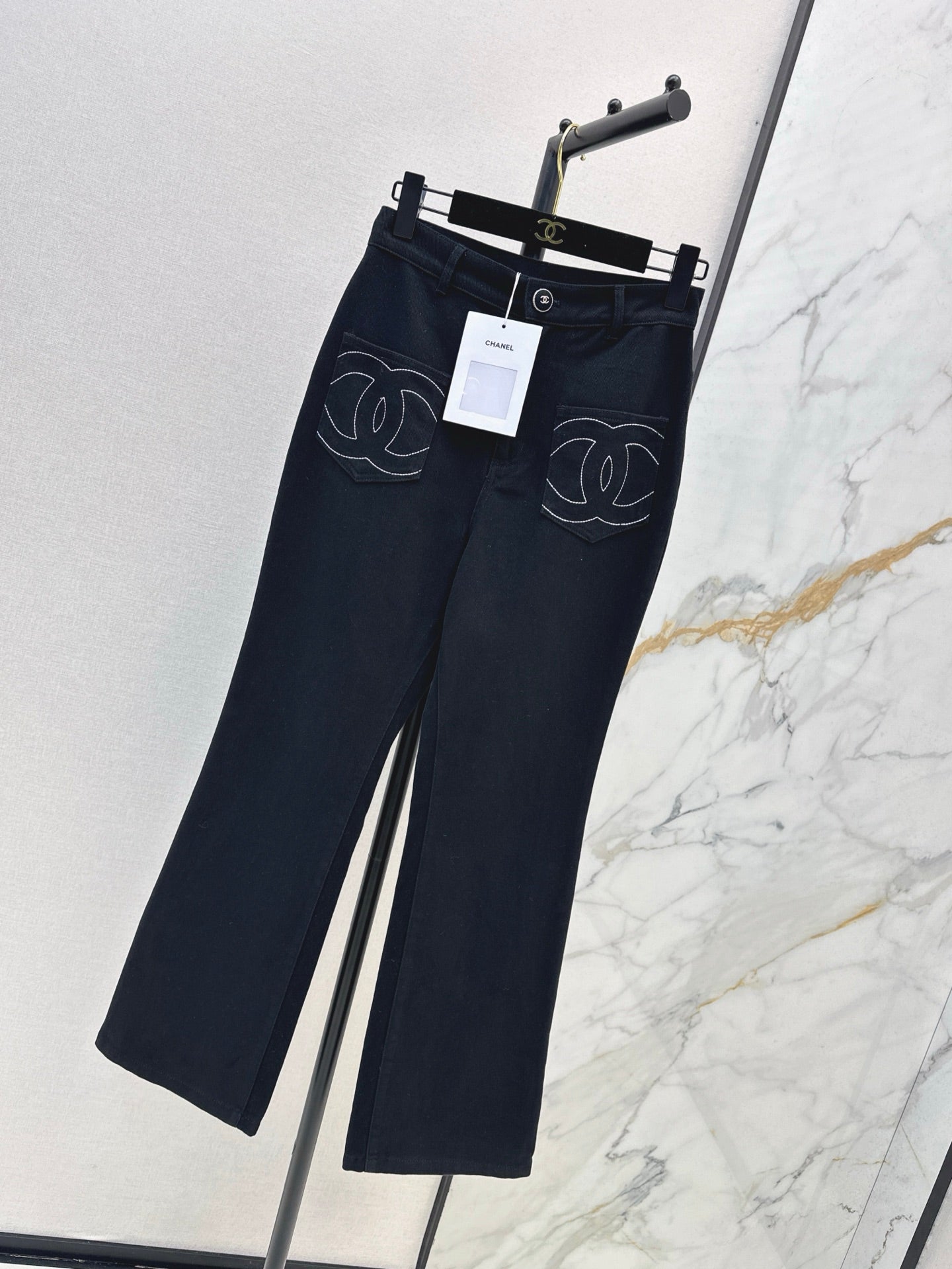 25 Spring and Summer Latest Double C Pocket Decorated Straight Jeans