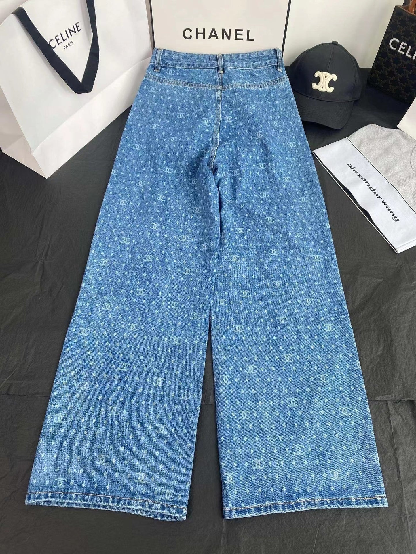 24 light blue logo flocked jeans