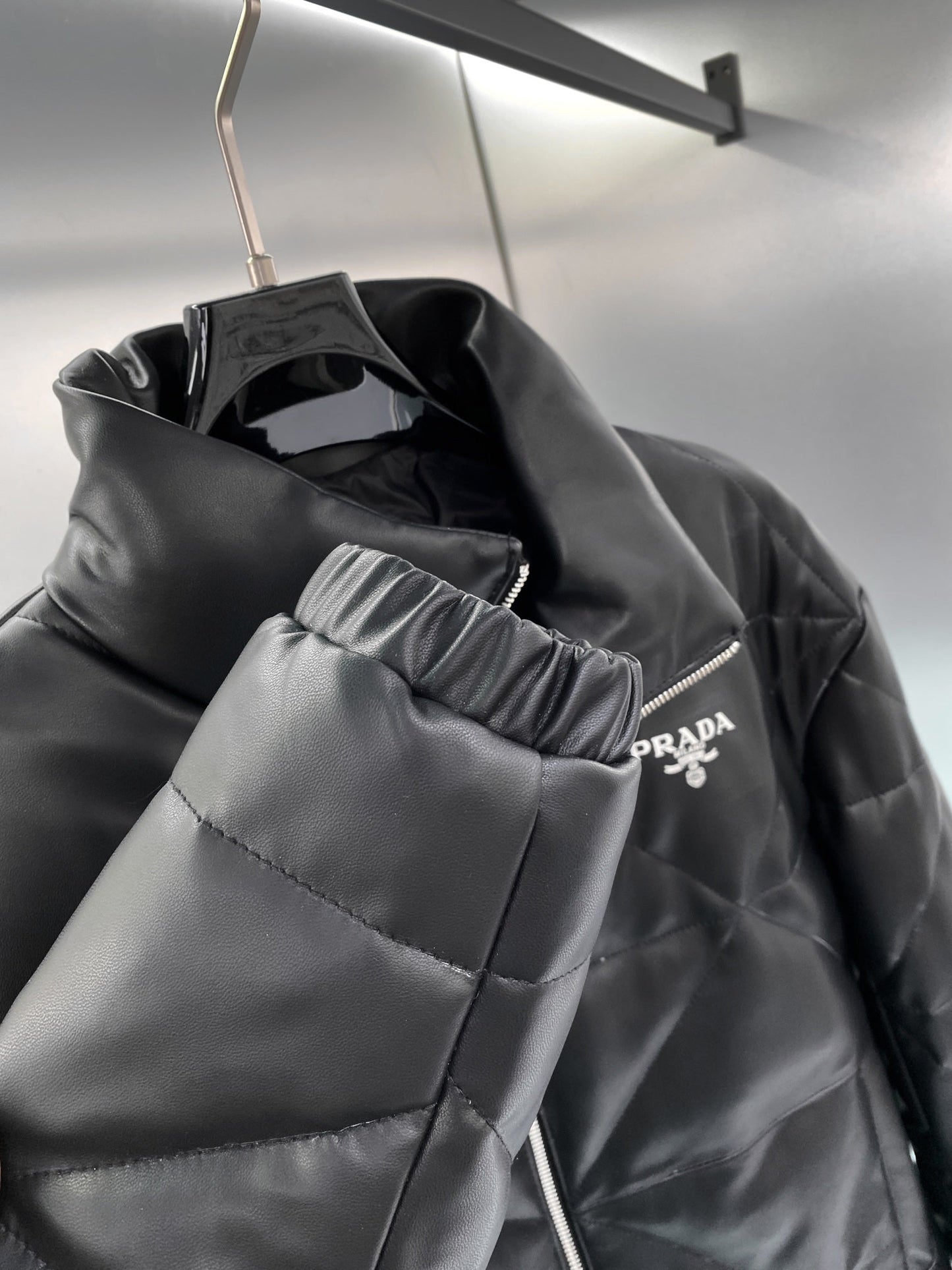 Diamond check stand collar leather down jacket