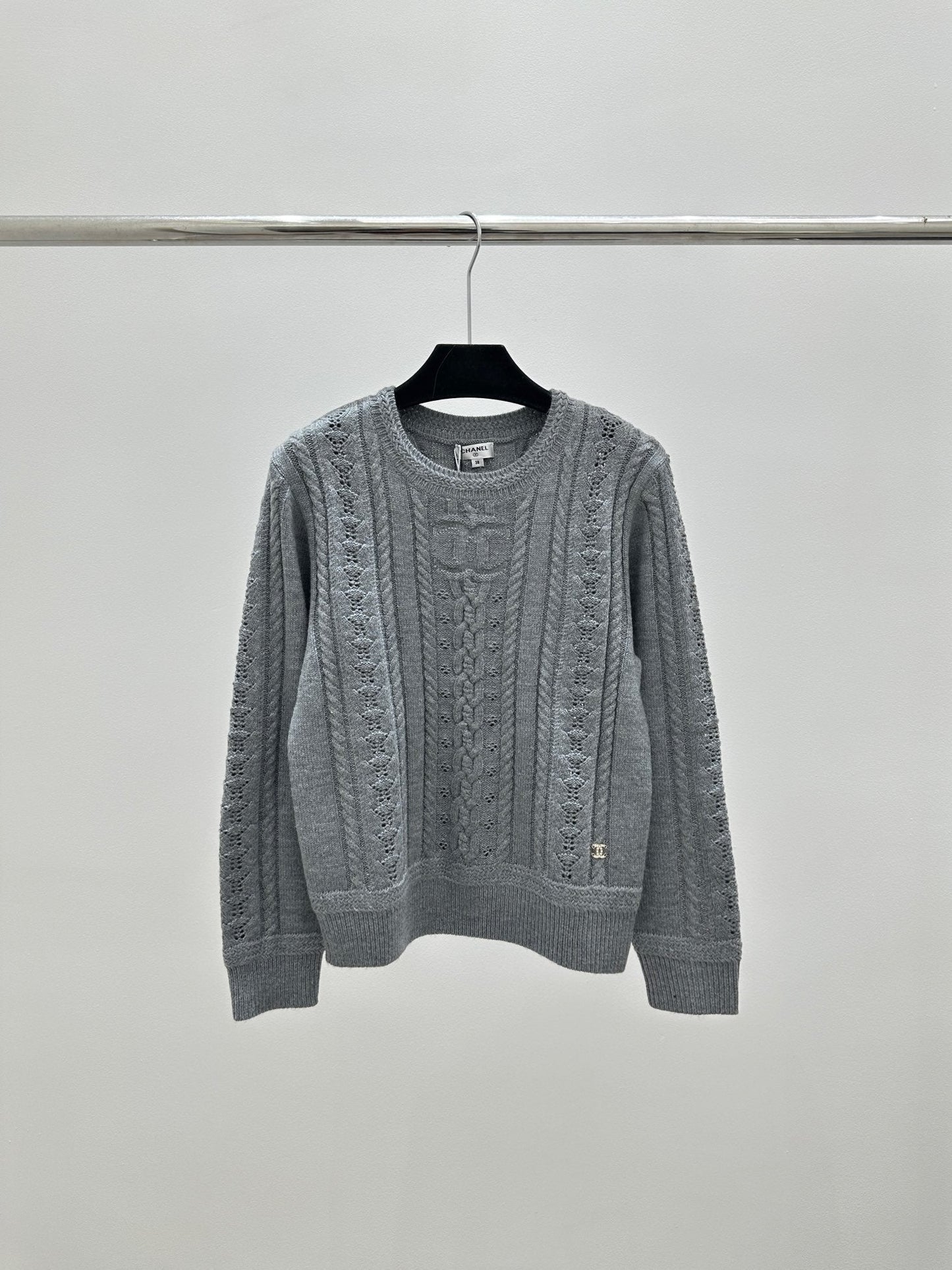 Knitted crew neck pullover