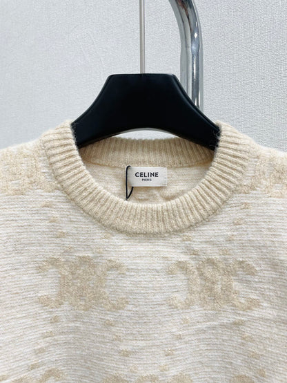 Ribbed collar pullover