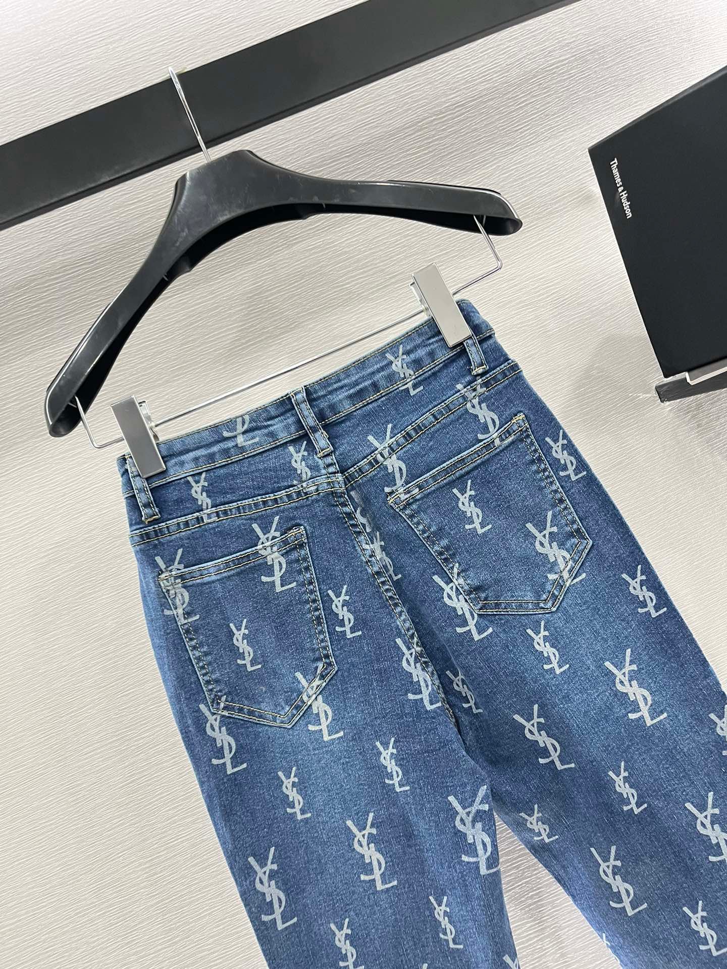 Laser bootcut jeans