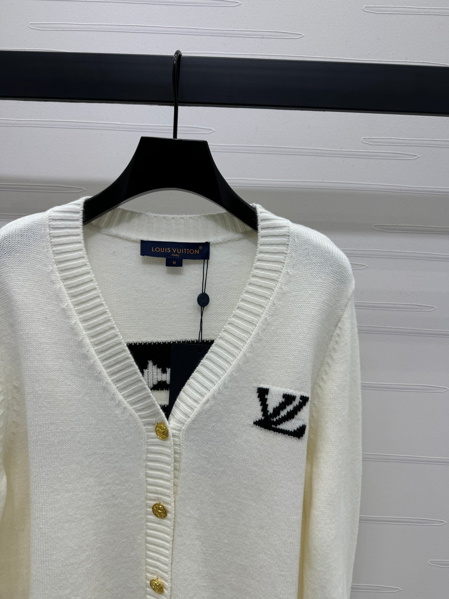 Contrast letter v-neck cardigan