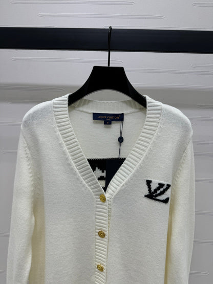 Contrast letter v-neck cardigan