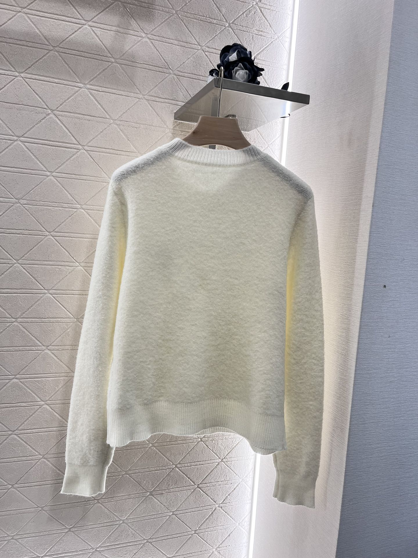 Crew neck knitted sweater