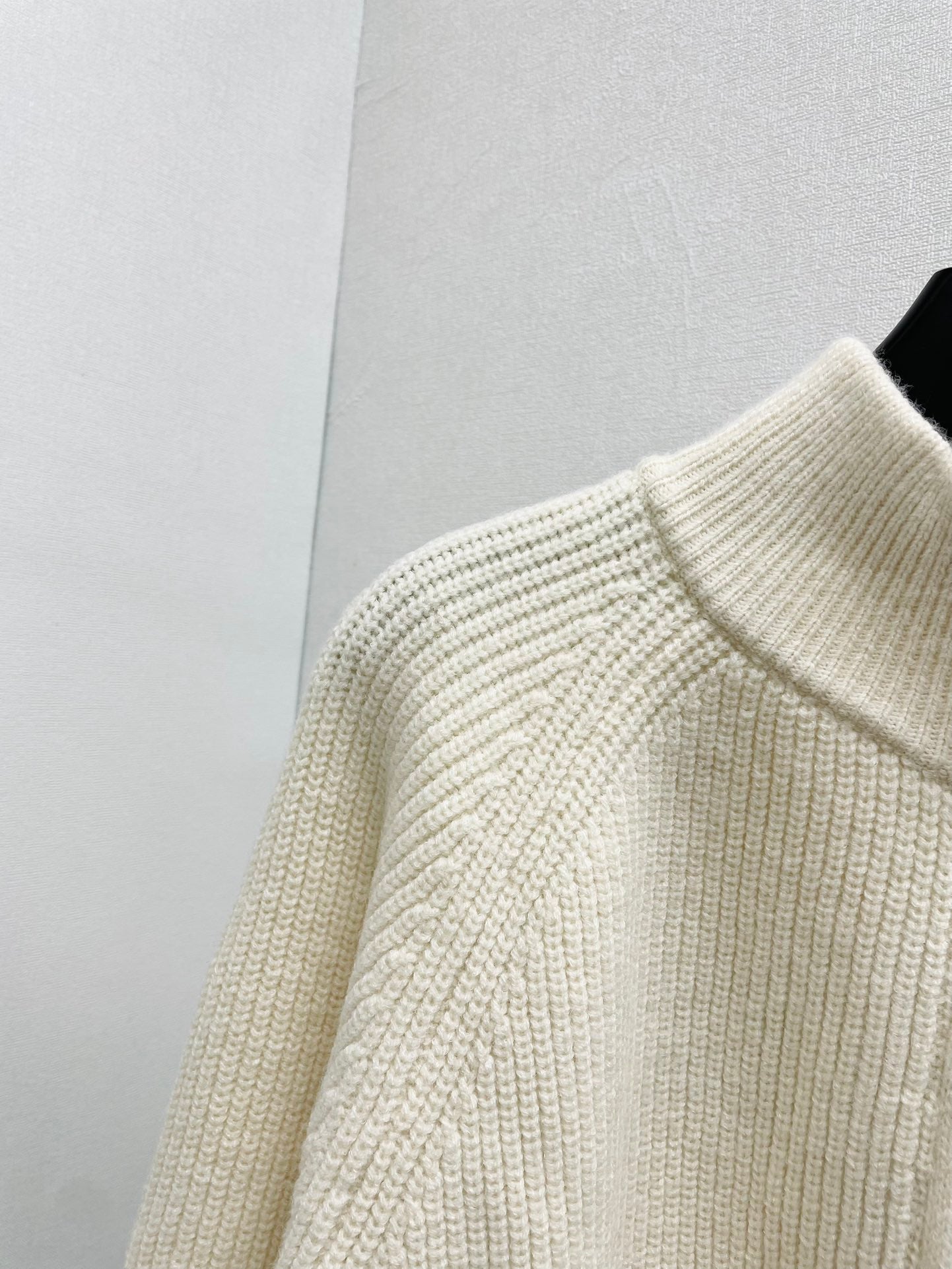 Simple zipper turtleneck sweater jacket