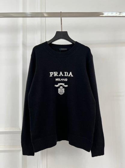 Classic lettering on the chest round neck knitted long sleeve sweater