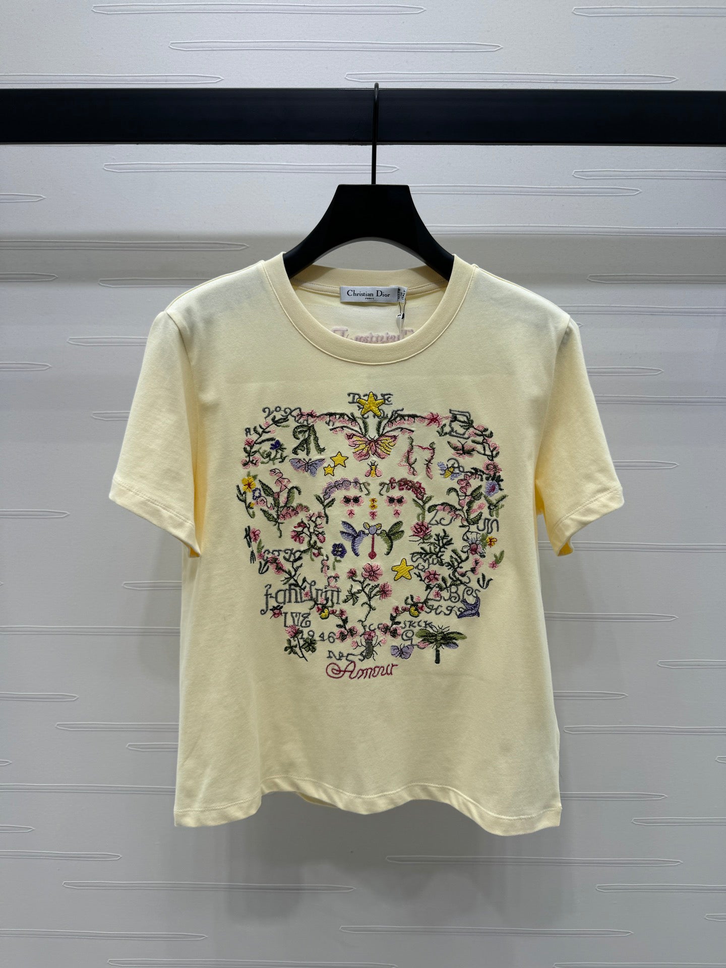 Embroidered short sleeve T-shirt