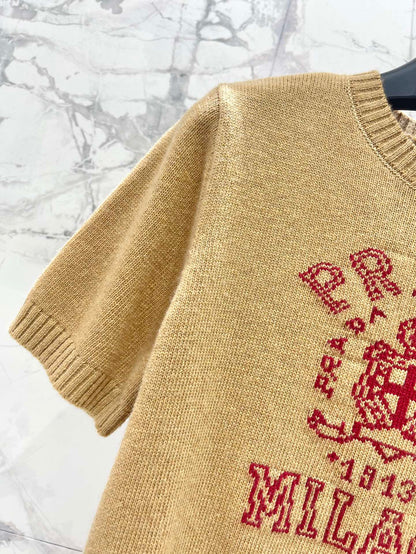 Knitted crew neck with jacquard lettering