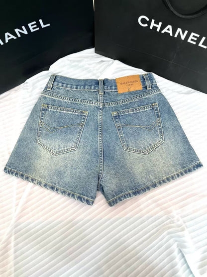 Heavy metal button denim shorts