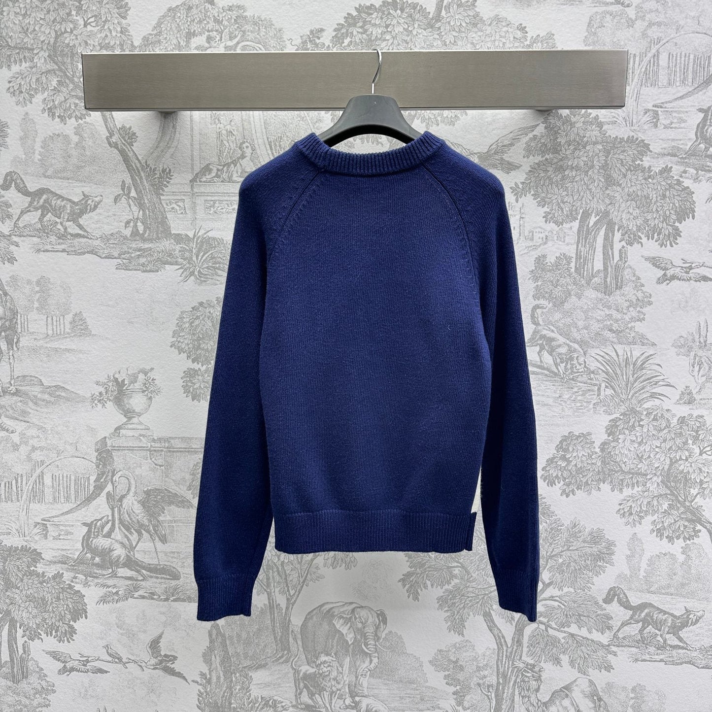 Ski raglan lettering sweater