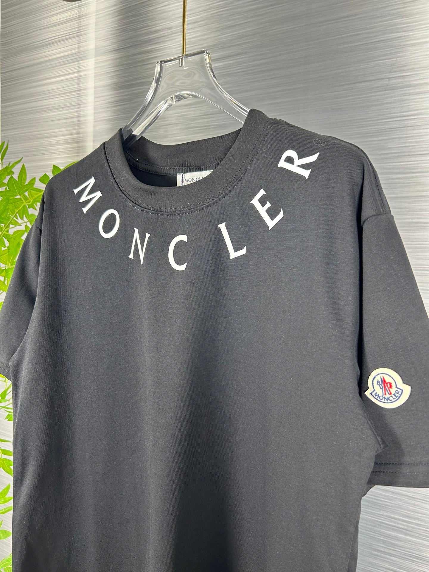 Mon Spring/Summer new metal logo on chest t-shirt