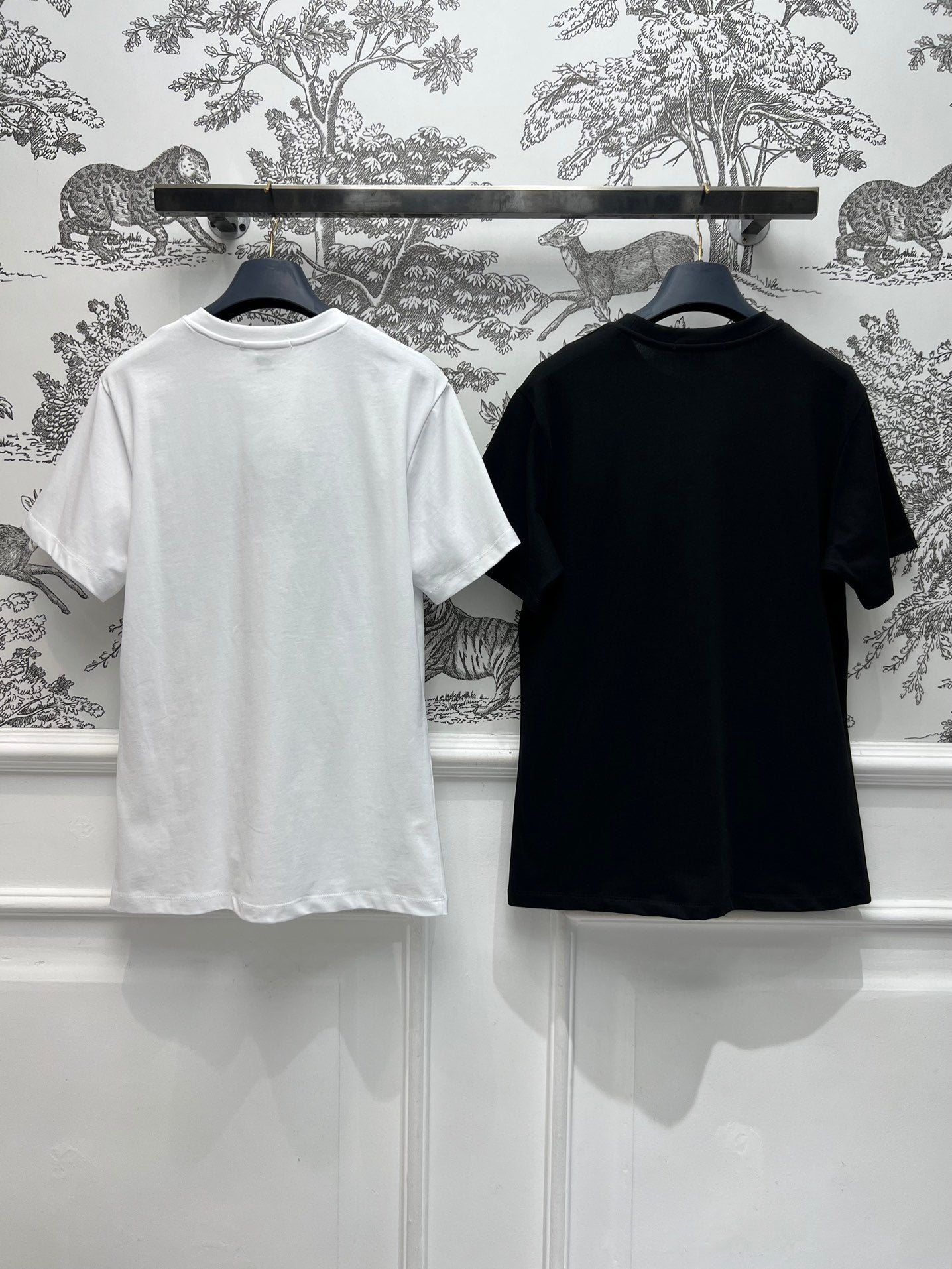 25 Spring and Summer new mother logo round neck T-shirt