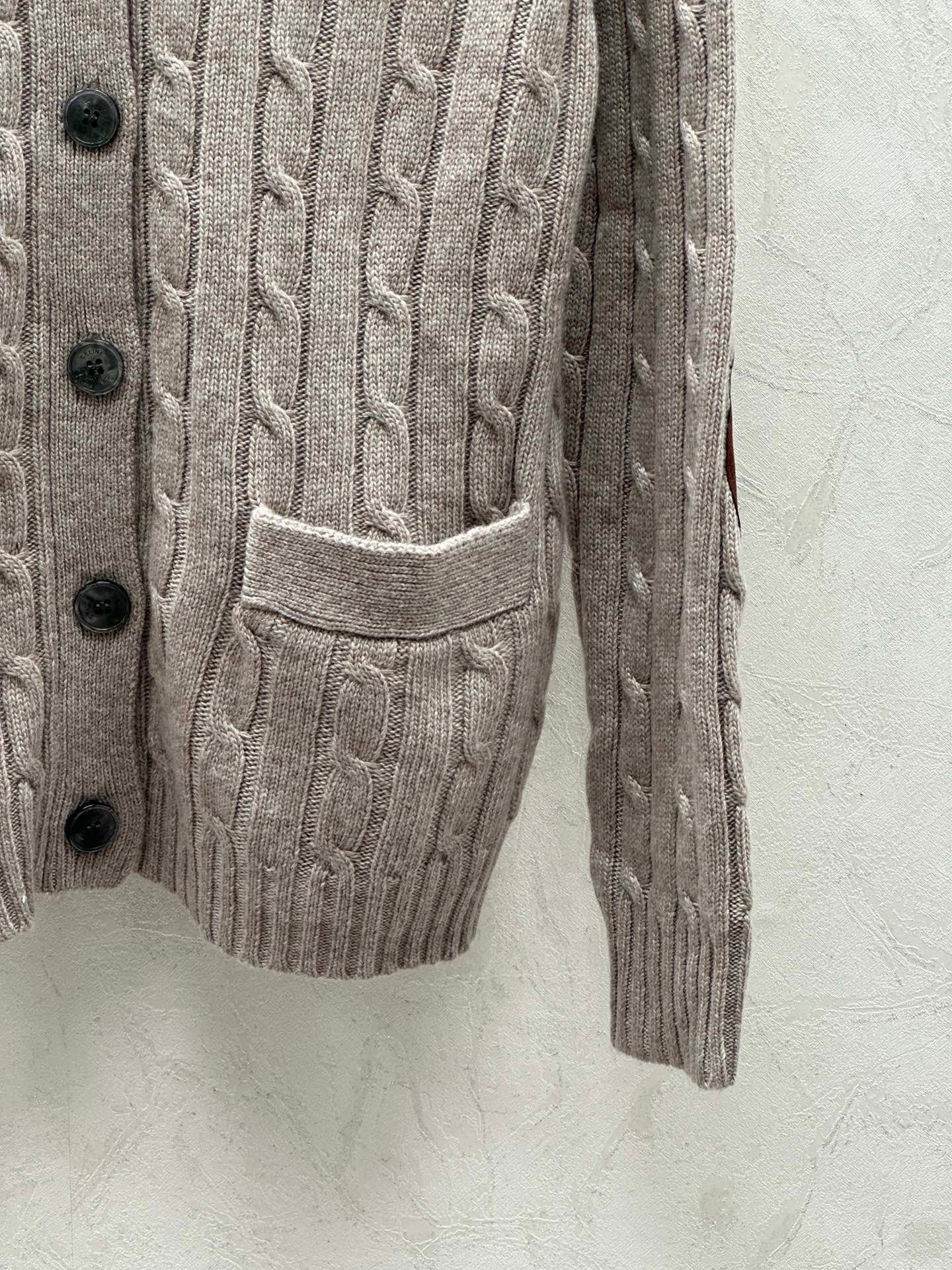 25 wool knitted jacket