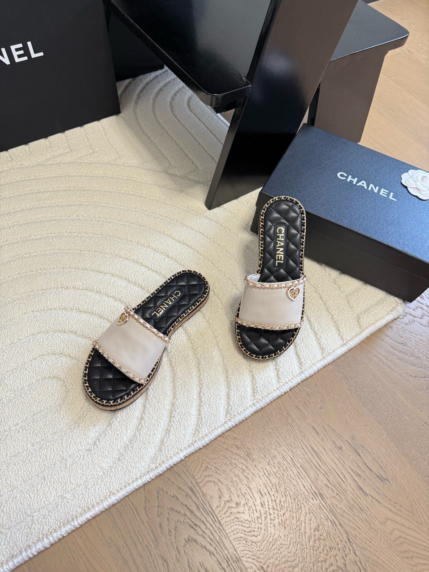 C 25 Spring/Summer Chain Sandals