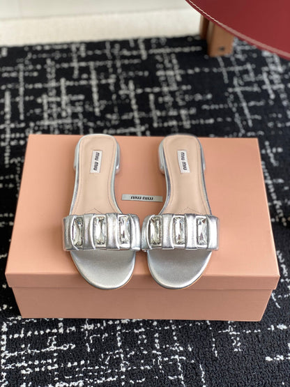 M 25 Square Diamond Buckle Slippers