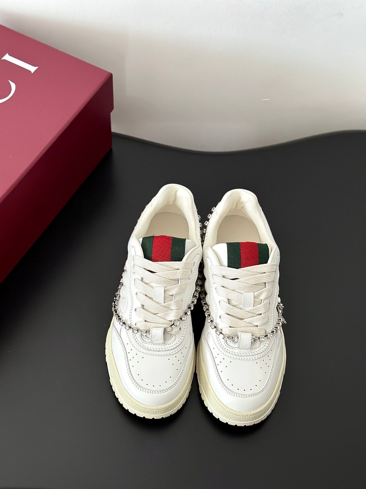 G 25 New Year of the Snake Limited Couple's White Shoes