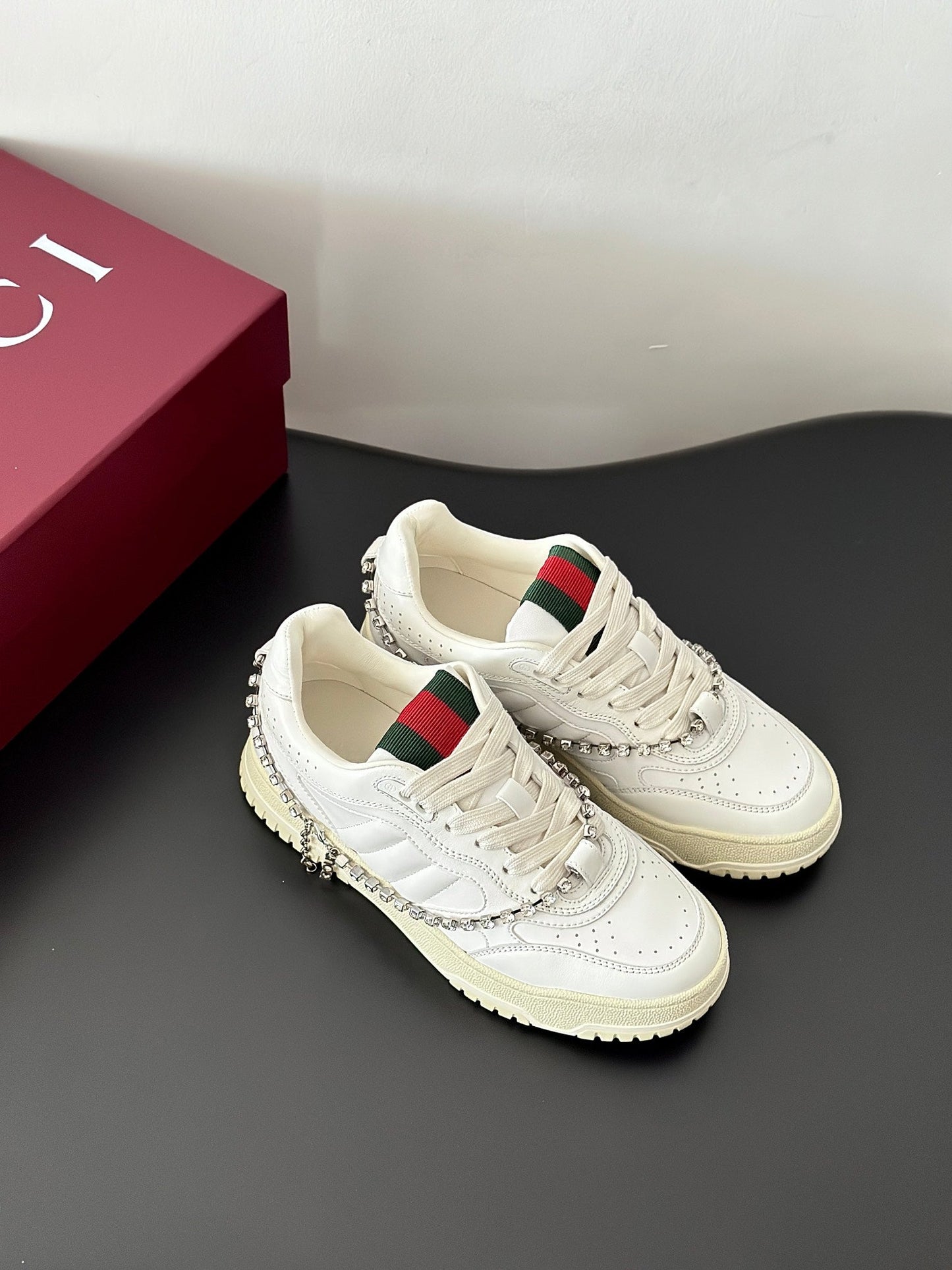 G 25 New Year of the Snake Limited Couple's White Shoes