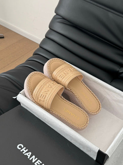 C 25 Spring and summer new series chain thick bottom slippers