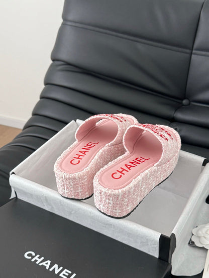 C 25 New letter thick bottom slippers