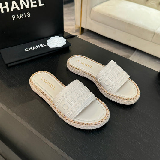 C 25 Vacation Chain Letter Chunky Slippers