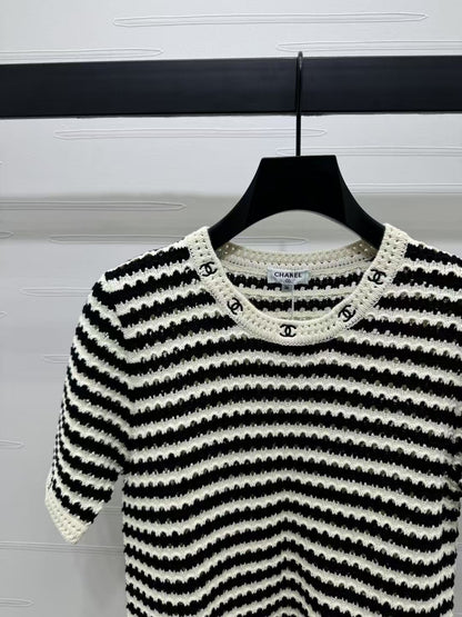 Striped knit short sleeves