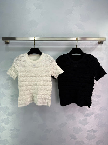 25 Spring and Summer Minimalist Knit Top