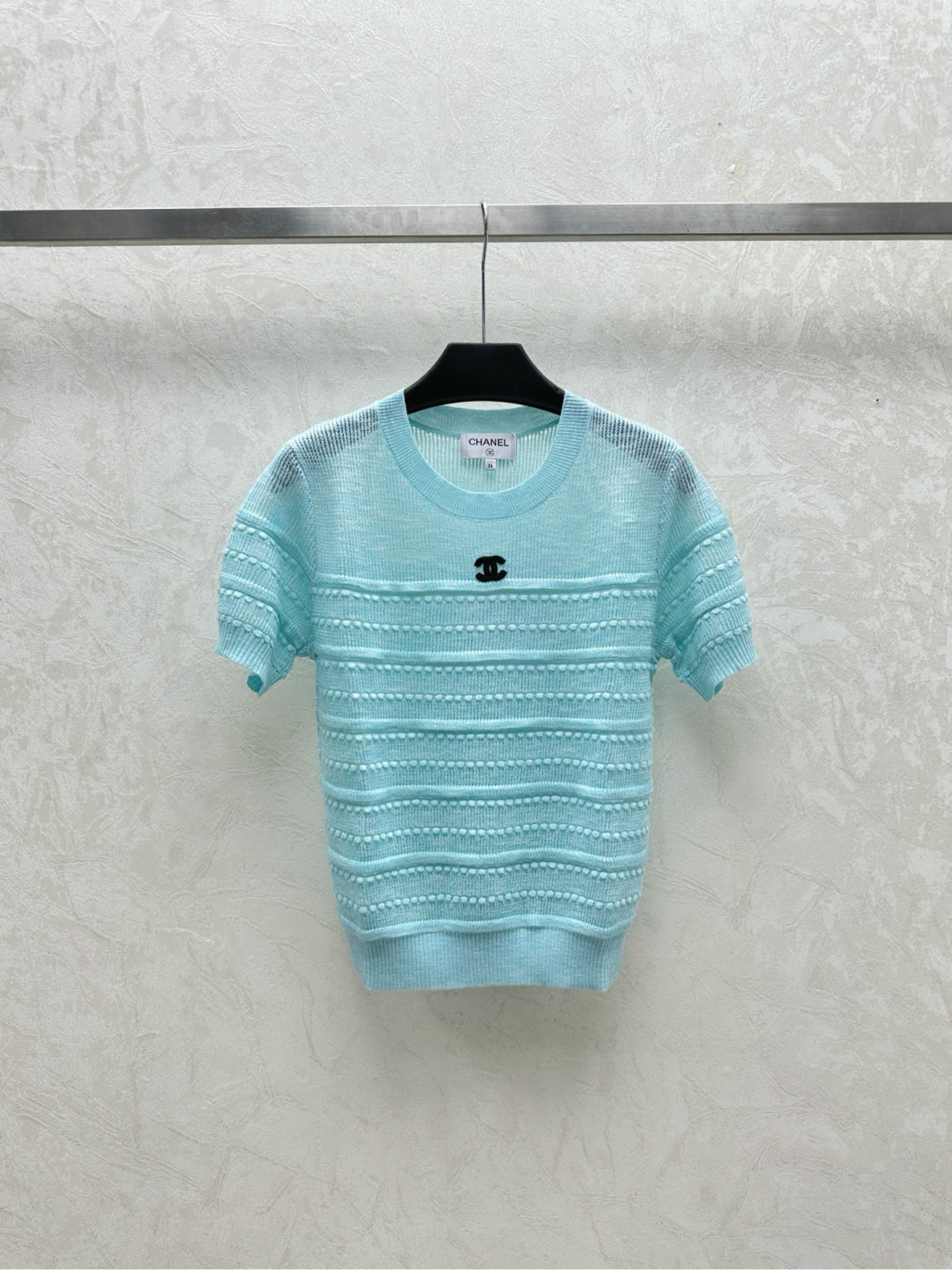 25 Early Spring Logo Knitted Round Neck Short Sleeve Top