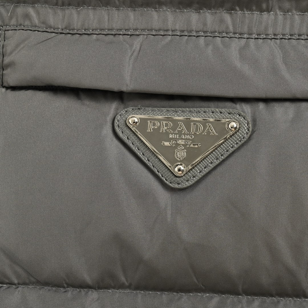 Classic triangle down vest