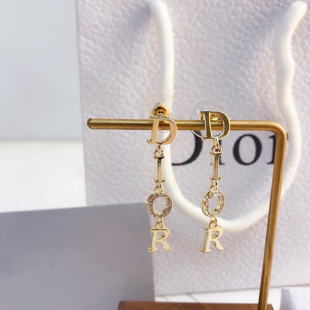 Women's Fashionable And Exquisite Earrings