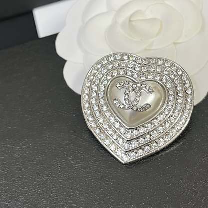 Ladies New Temperament Versatile Brooch