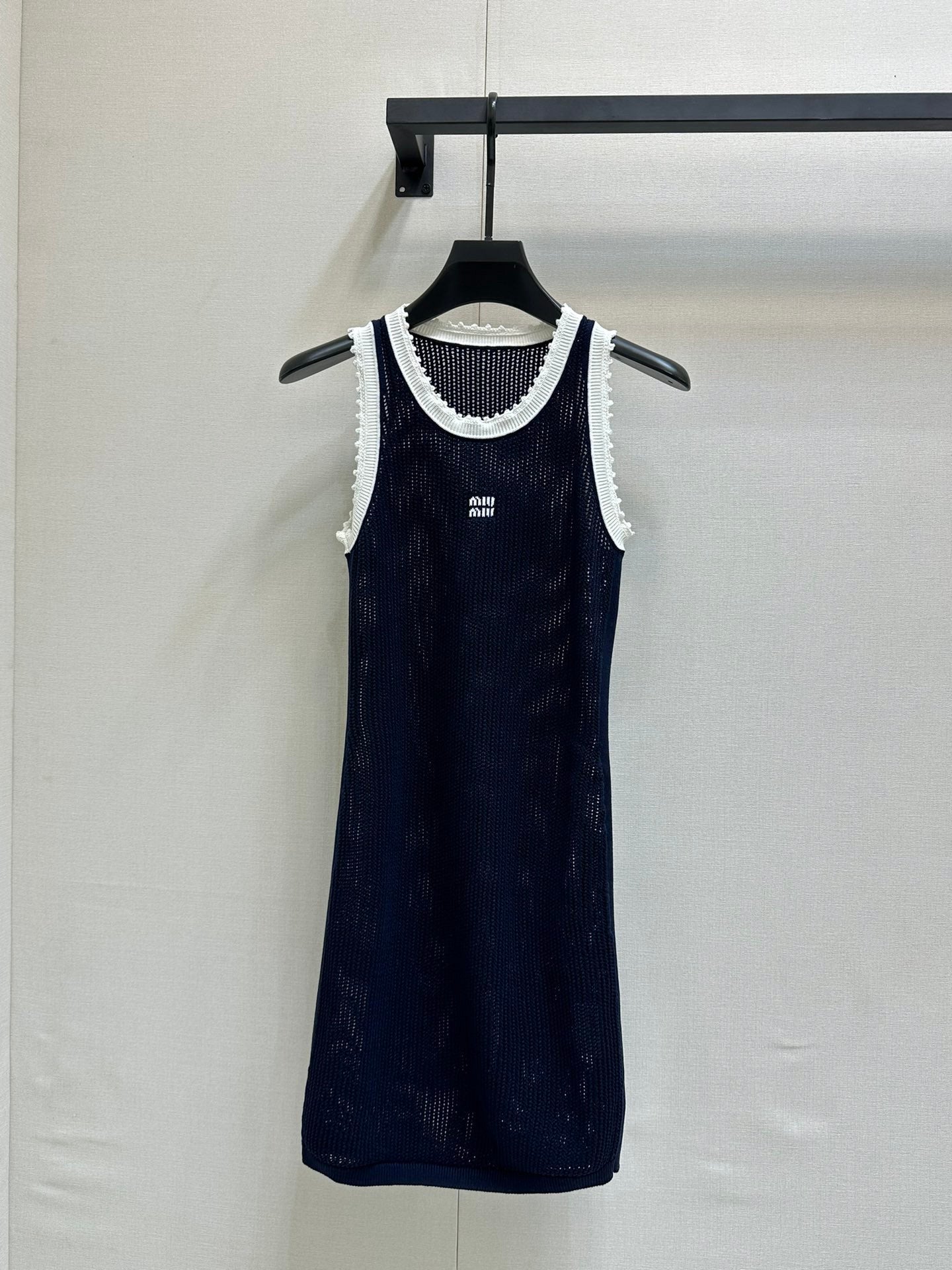 NEW  round neck hollow dress