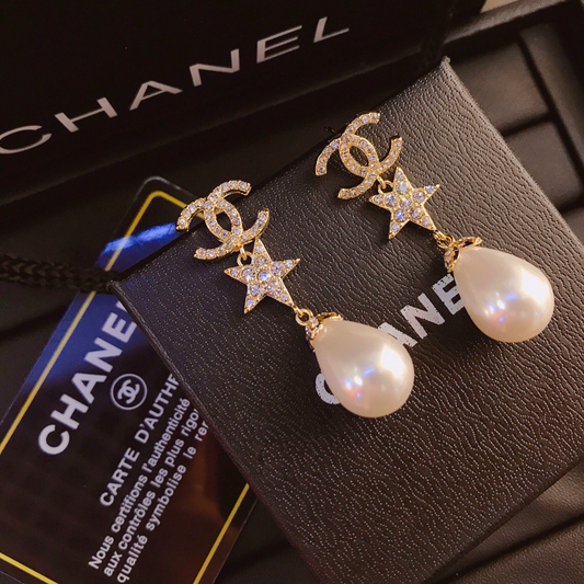 Ladies Fashionable Simple Elegant Earrings